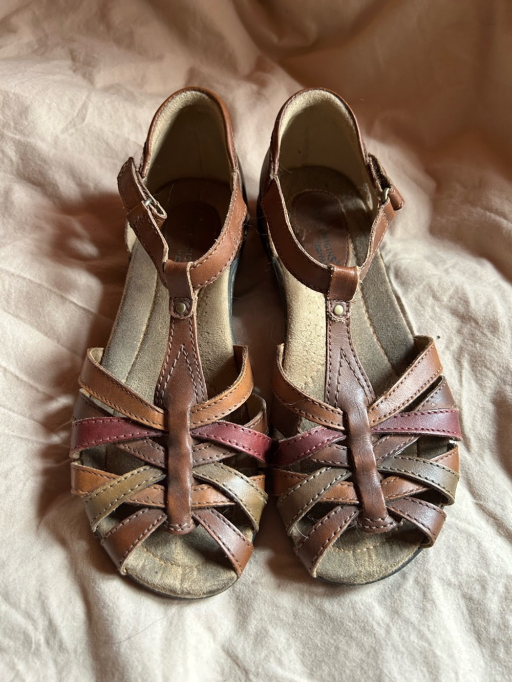 Women’s leather sandals